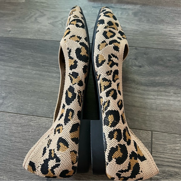 Bella Vita Mireya Leopard Knit Flats NWOT Wide Width - Picture 4 of 5